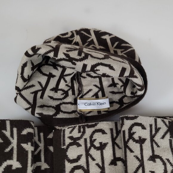 Calvin Klein CK Logo Scarf and Beanie Set - Picture 3 of 5